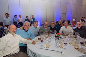 Empiece escribiendo el nombre de una imagen del sitio o introduzca la URL